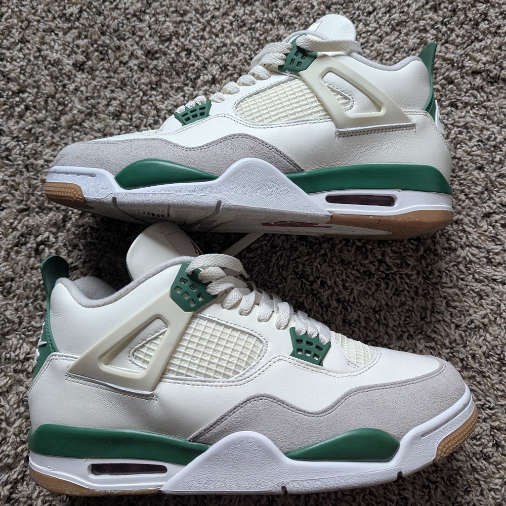 Jordan 4 SB Pine Green